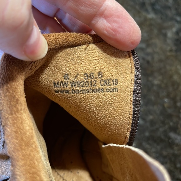 Born Fringe Moccasin Zip Up Booties with Heel - Size 6 - Stylish and Comfortable - Picture 8 of 8